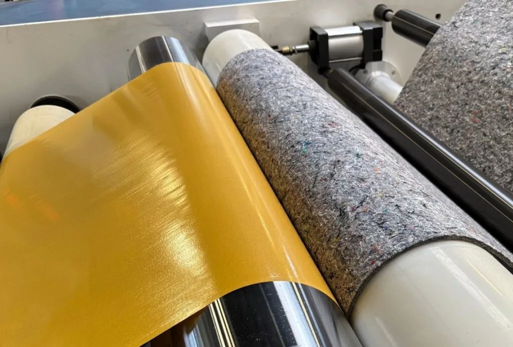 Lamineermachine in productie